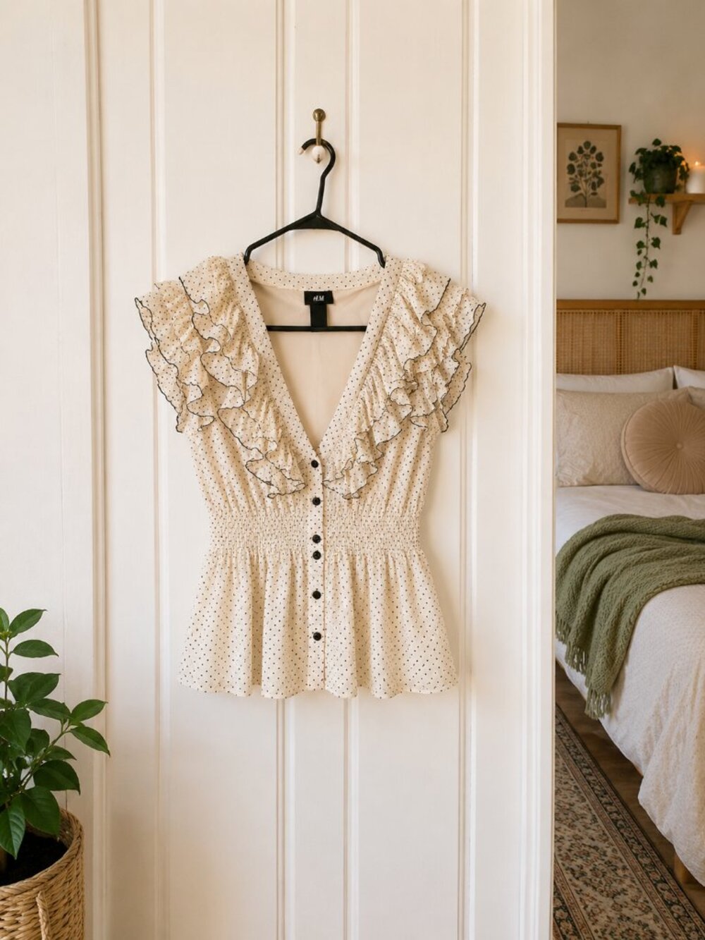 H&M Y2K Cream Polka Dot Ruffle Peplum Blouse Size 6